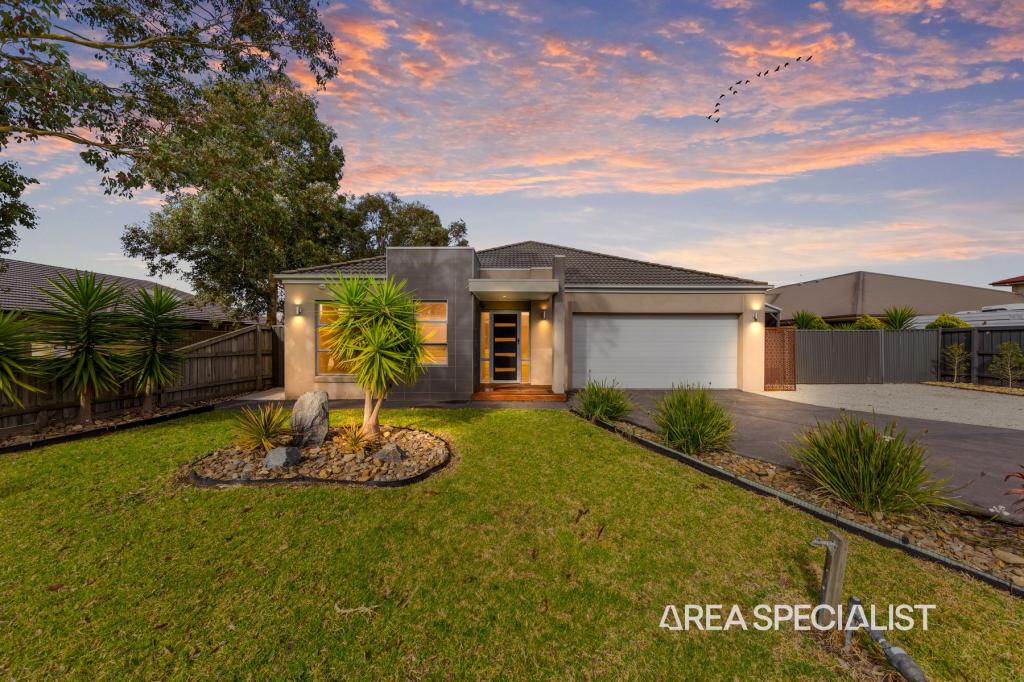 63 Banjo Paterson Dr, Pakenham, VIC 3810