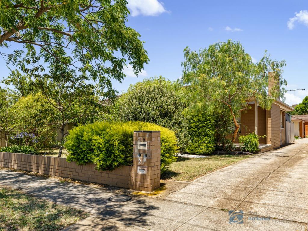 21 Staughton St, Melton South, VIC 3338
