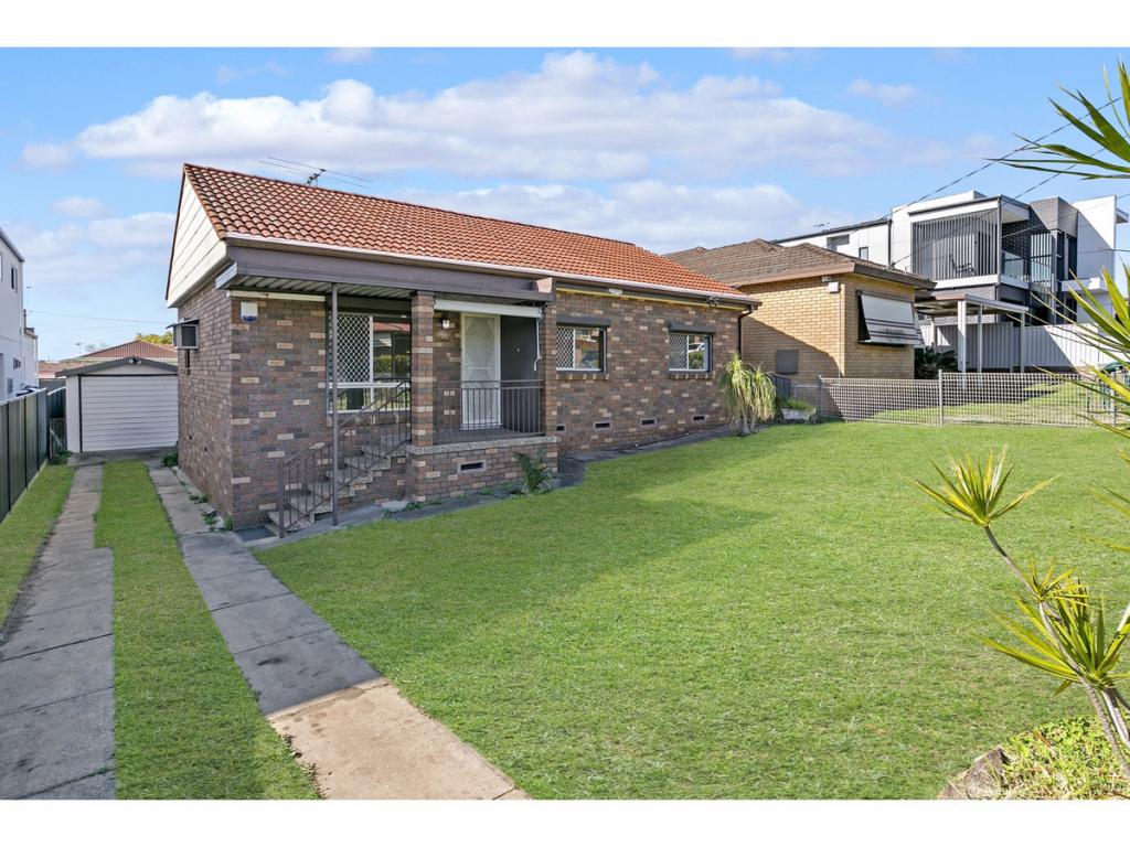 84 Runyon Ave, Greystanes, NSW 2145