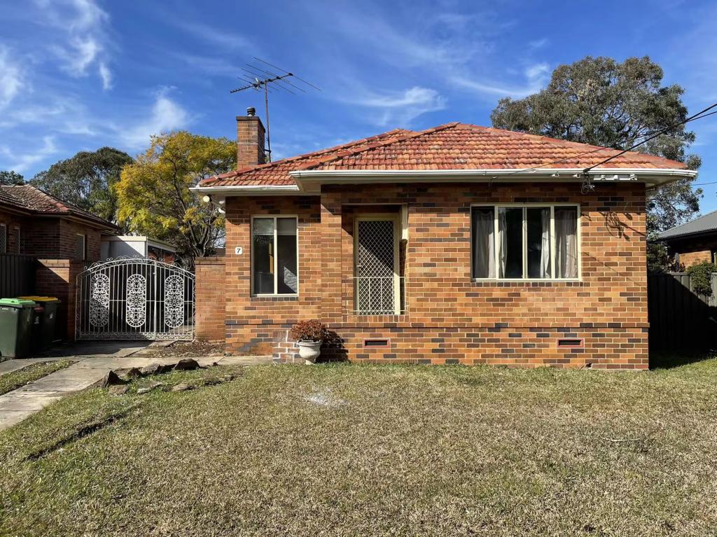 7 O'Hagon St, Chester Hill, NSW 2162