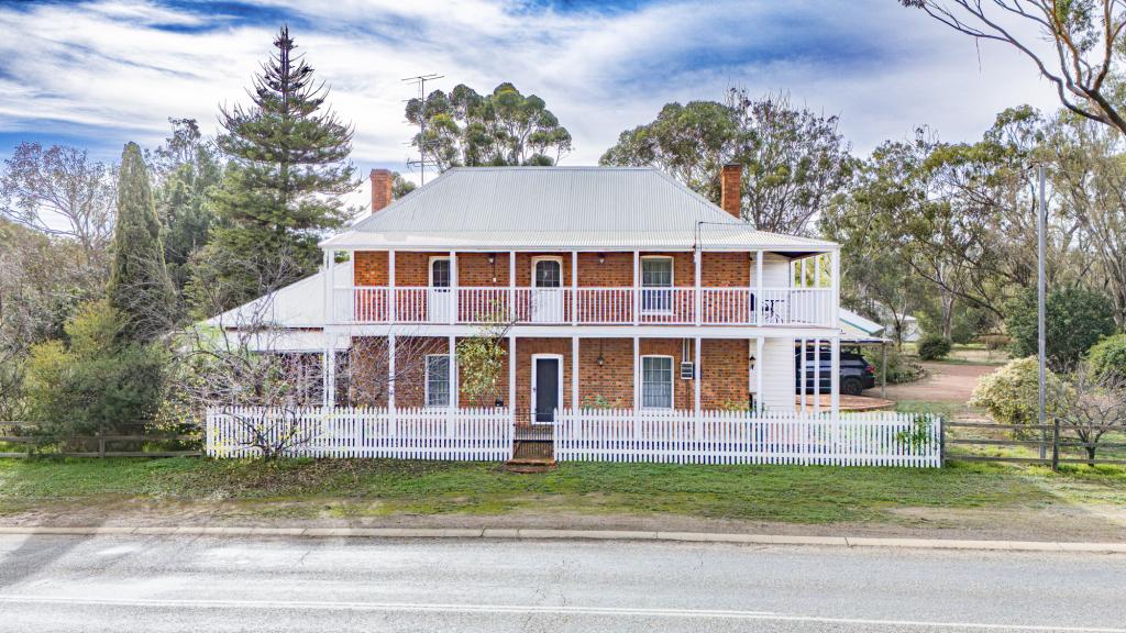 18 Avon Tce, York, WA 6302