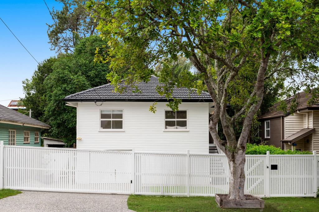 153 Morehead Ave, Norman Park, QLD 4170