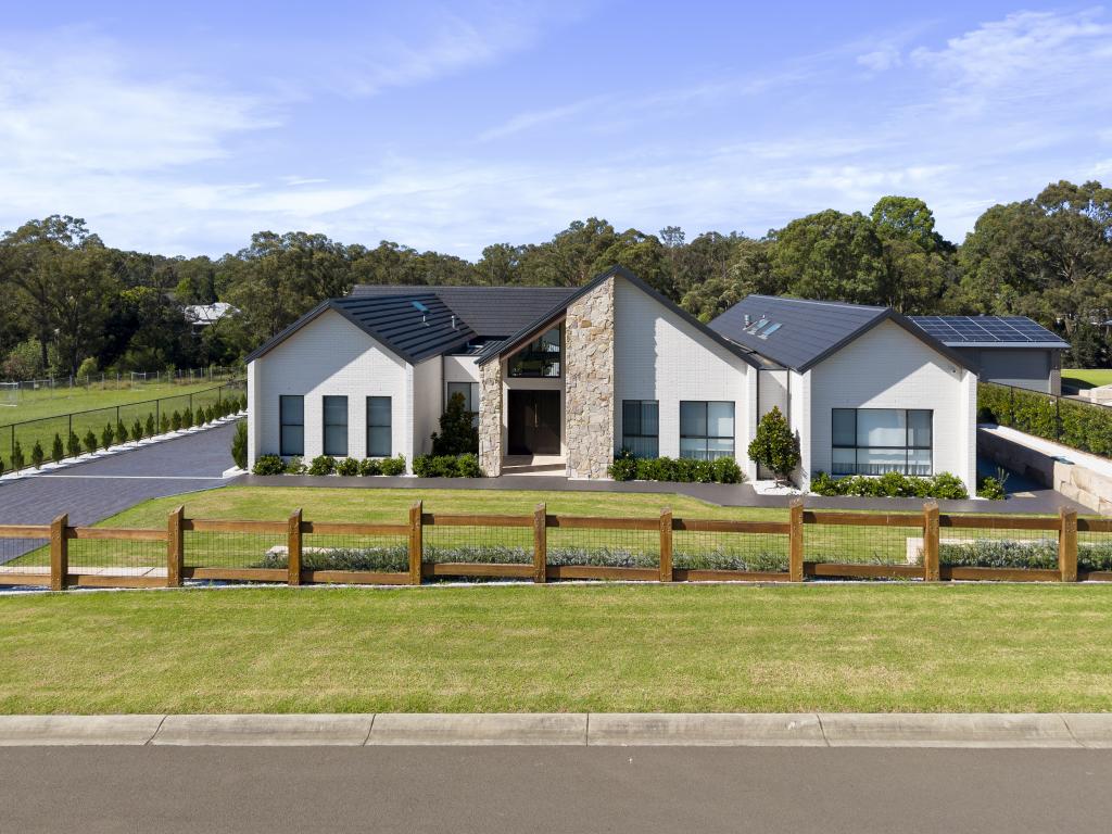 28 GREEN HILLS DR, SILVERDALE, NSW 2752