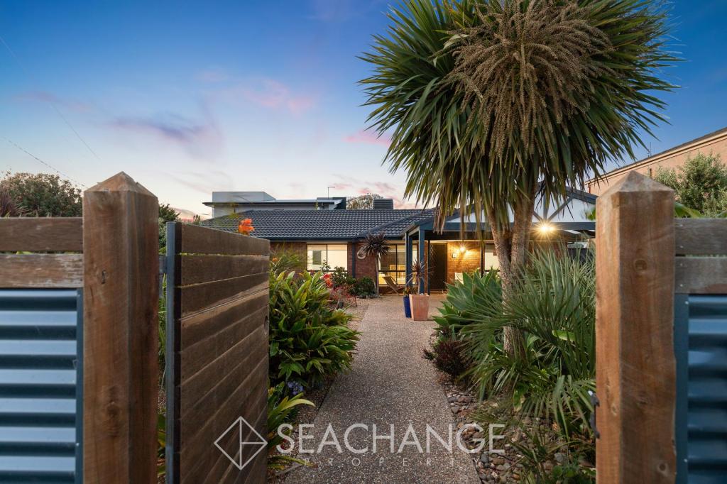 1 Seaview Ave, Safety Beach, VIC 3936