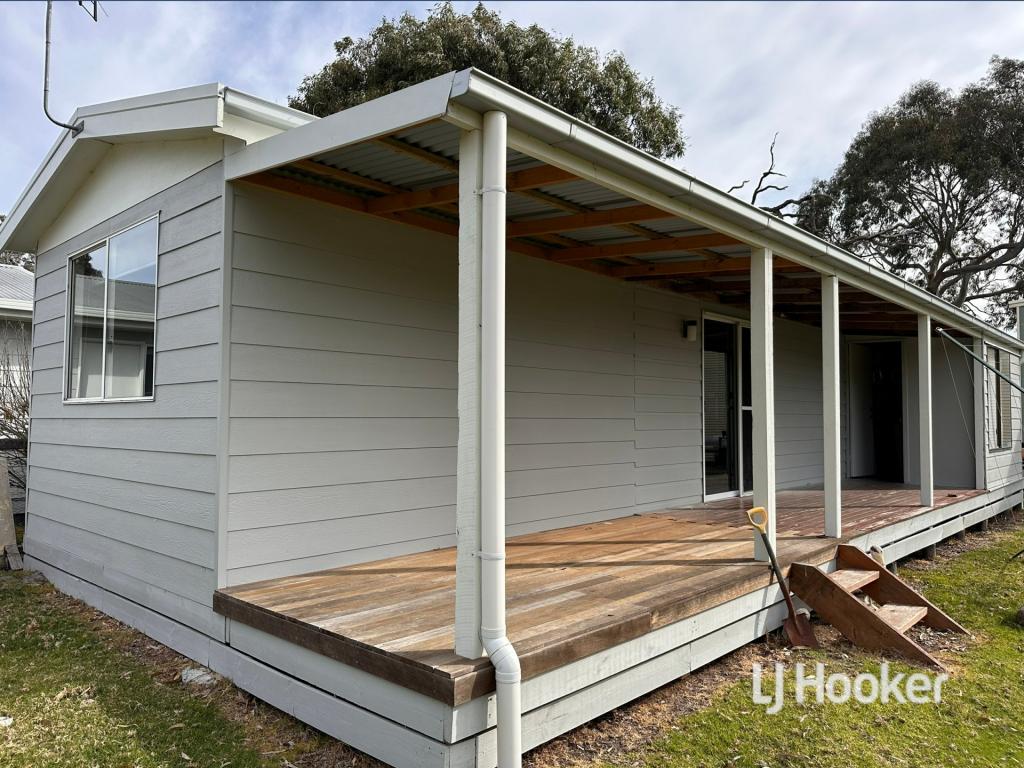 28 Eighth Ave, Raymond Island, VIC 3880
