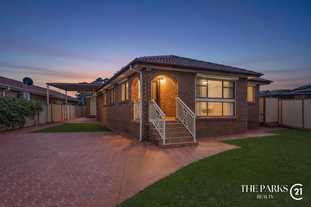 15 And 15a Quarry Rd, Bossley Park, NSW 2176