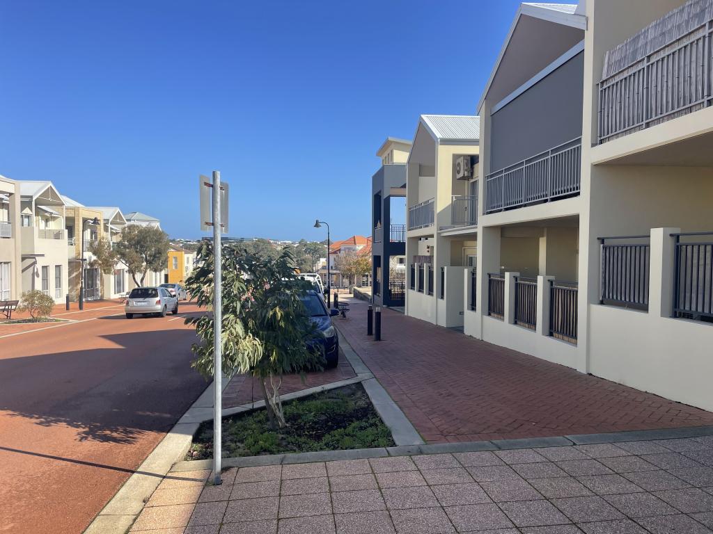 14/10 Pavonia Link, Clarkson, WA 6030