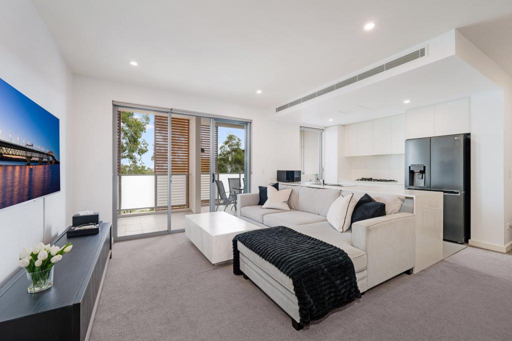 C303/2 Rowe Dr, Potts Hill, NSW 2143