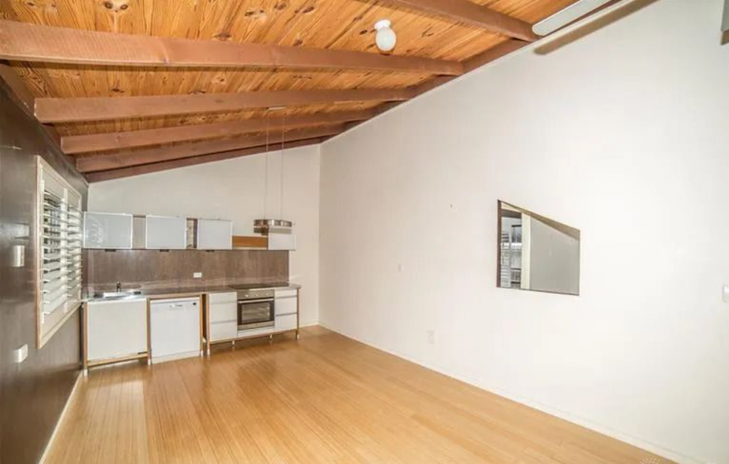 1/43 Mountain View Ave, Miami, QLD 4220