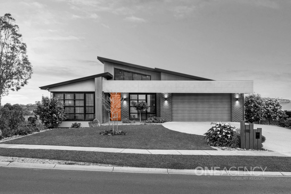 112 BELLEVIEW DR, SUNBURY, VIC 3429