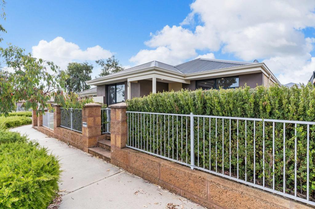 35 Grandis Bvd, Banksia Grove, WA 6031