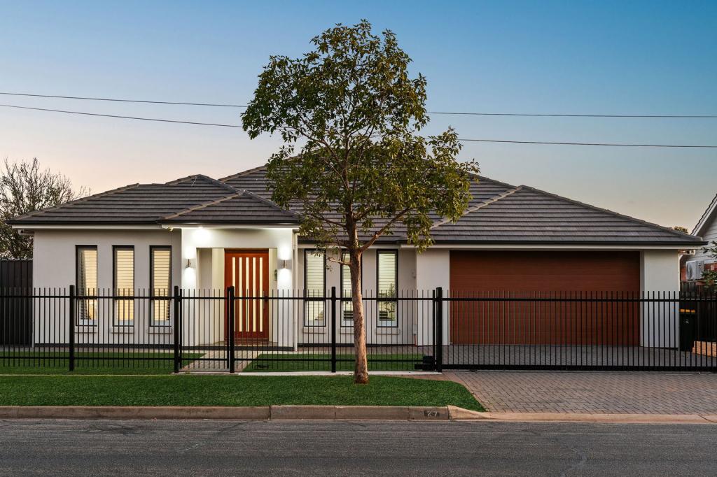 27 Lamorna Pde, Parafield Gardens, SA 5107