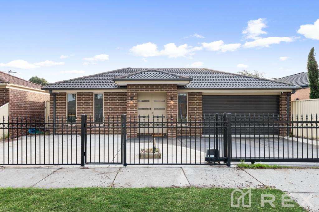 11 Muscari Dr, Pakenham, VIC 3810