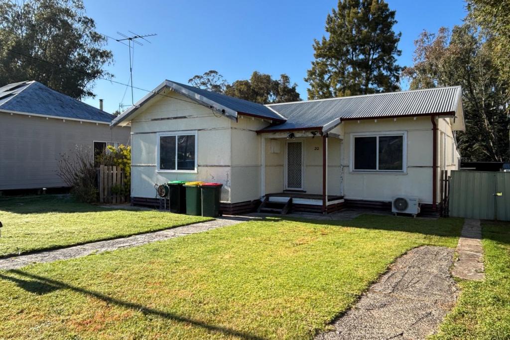 20 Gladstone Cres, Collie, WA 6225