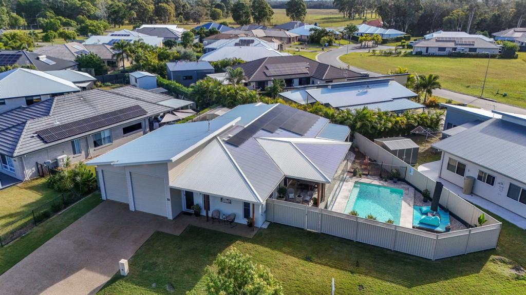 18 BARRAMUNDI DR, BURRUM HEADS, QLD 4659