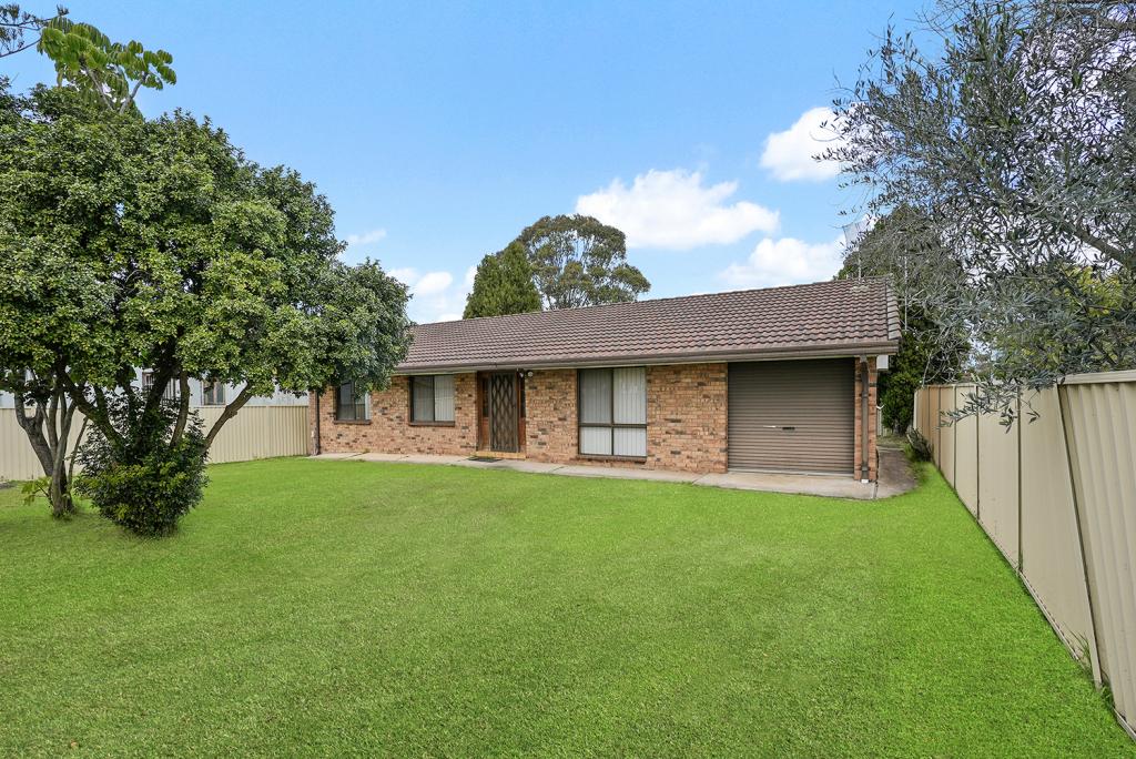 10 Bernard Pl, Edensor Park, NSW 2176
