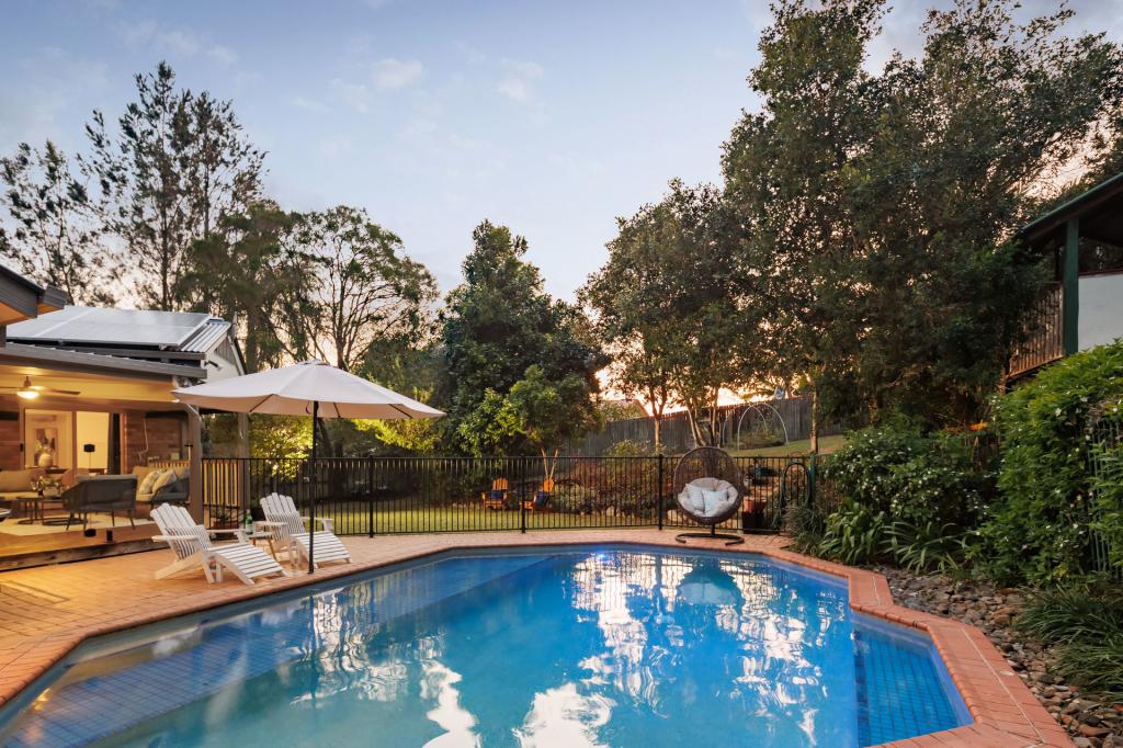 54 Drysdale Cres, Brookfield, QLD 4069