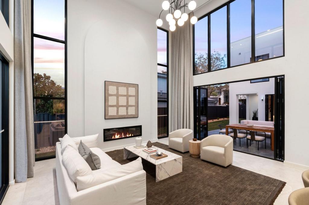 12 Carrington St, Deakin, ACT 2600