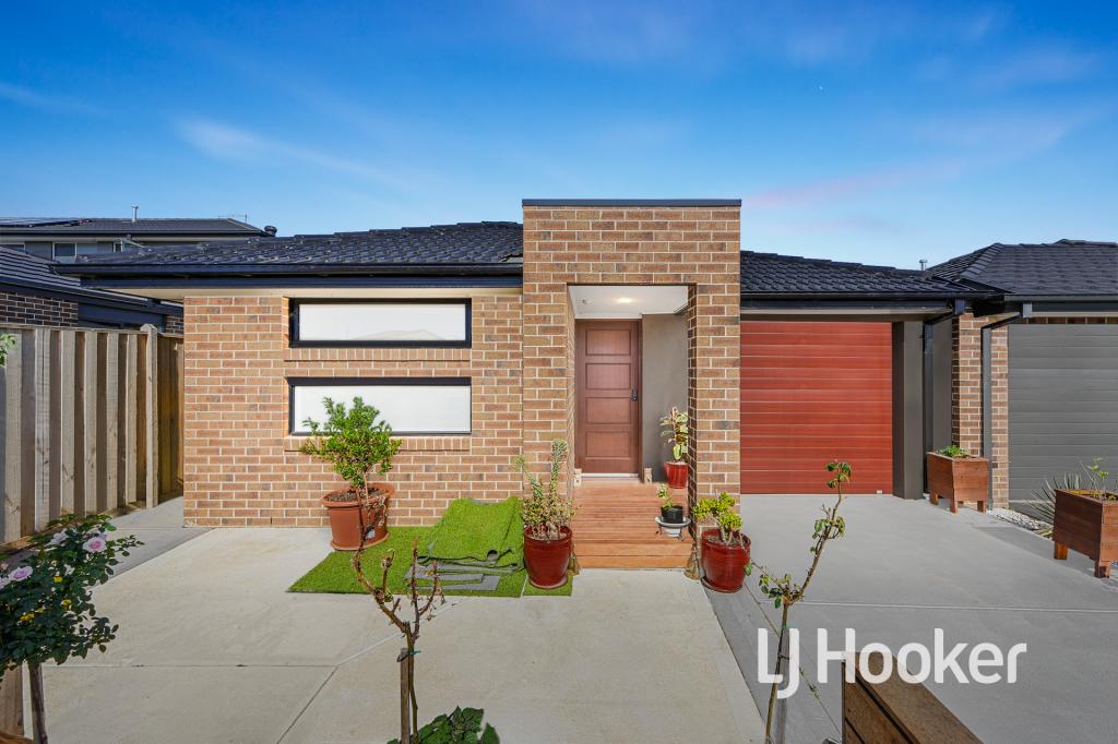 10 Gecko Cres, Clyde North, VIC 3978