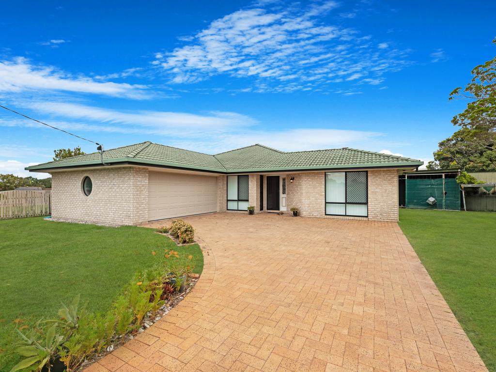 3 Crescent St, Urangan, QLD 4655