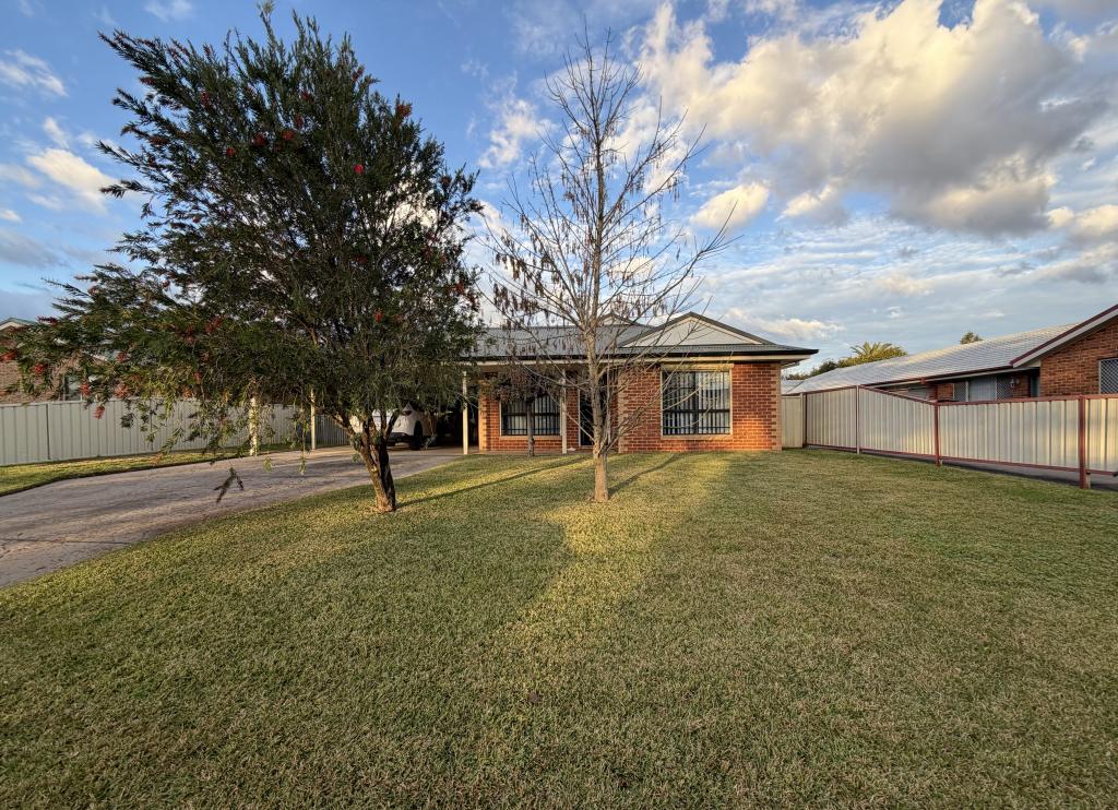 10 Wattle St, Aberdeen, NSW 2336