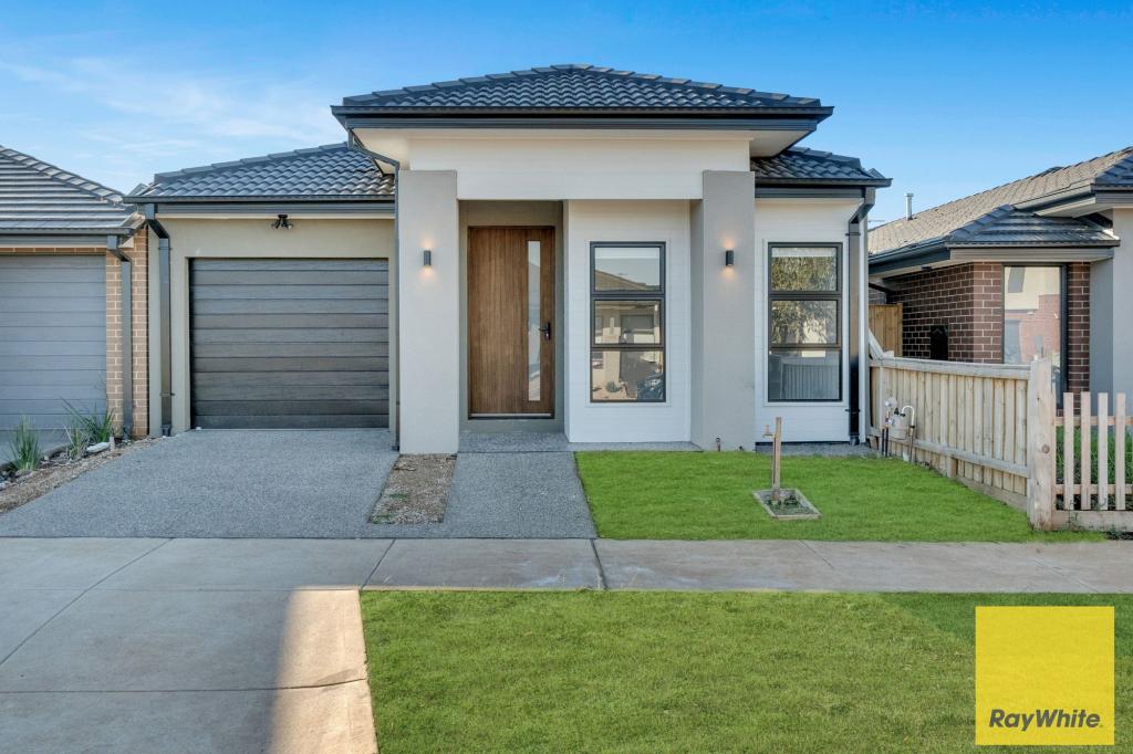 17 Kerala St, Rockbank, VIC 3335