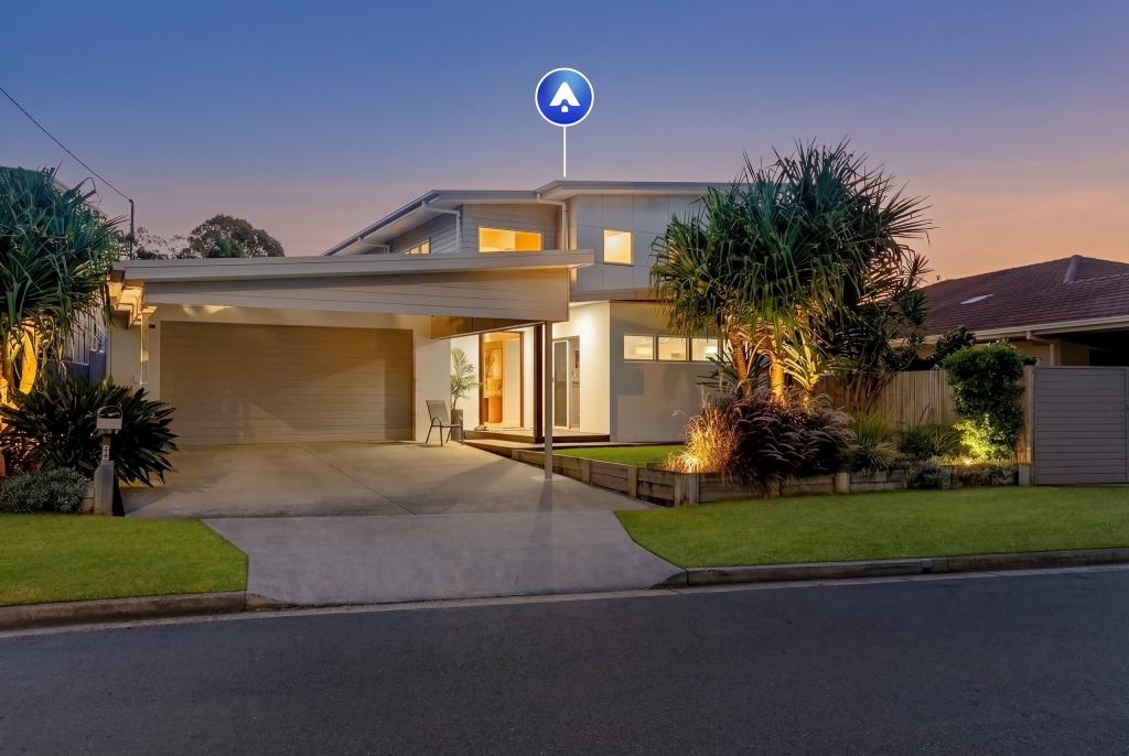 49 KINGFISHER CRES, BURLEIGH WATERS, QLD 4220