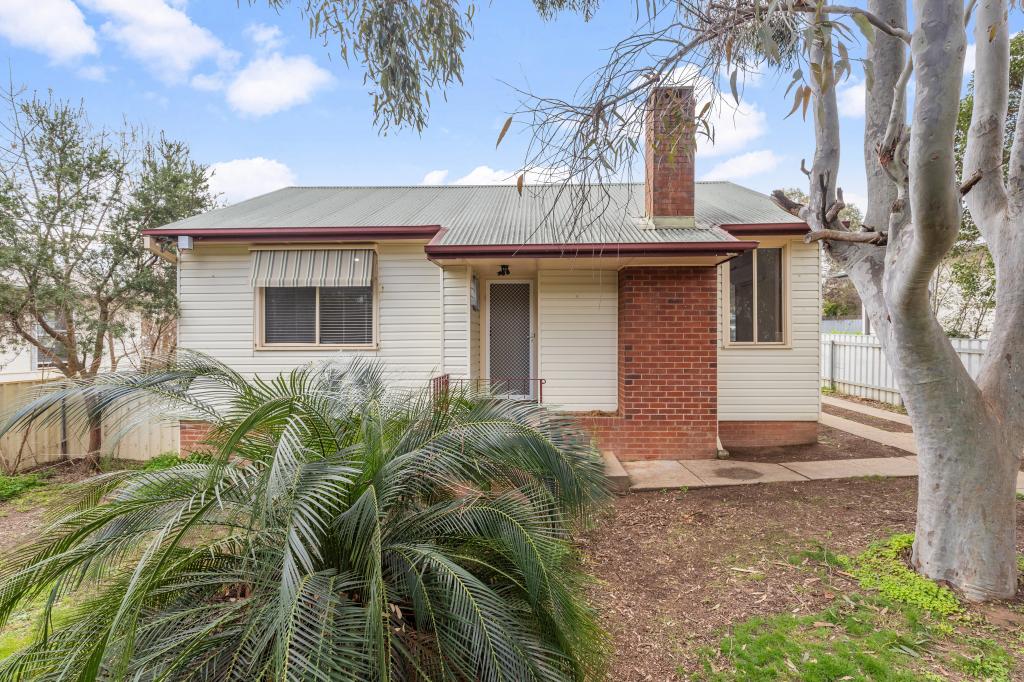 3 Phillip Ave, Mount Austin, NSW 2650