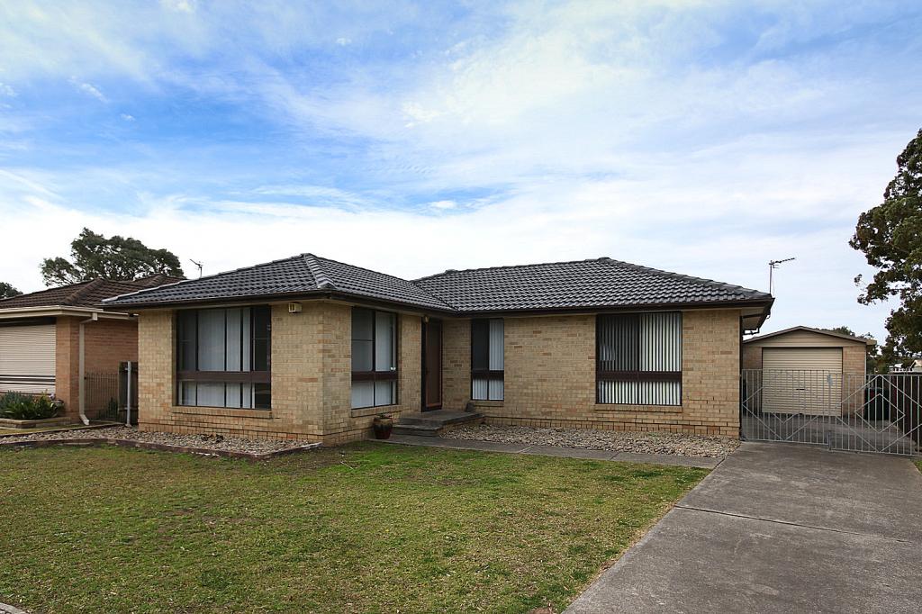 18 PARKDALE AVE, HORSLEY, NSW 2530