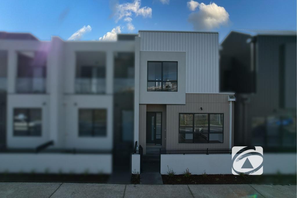 9 Travertine Loop, Berwick, VIC 3806