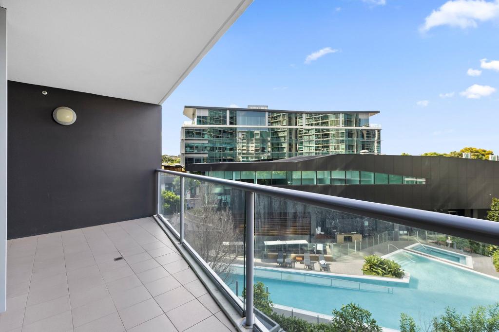 10306/8 Harbour Rd, Hamilton, QLD 4007