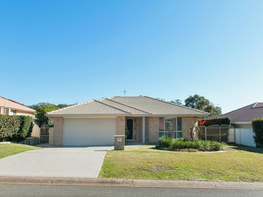 12 Whiting Pl, Corlette, NSW 2315