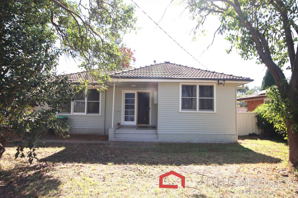 11 MADANG ST, ASHMONT, NSW 2650