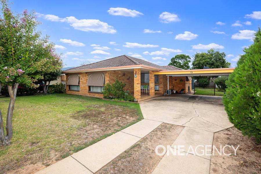 73 Huthwaite St, Mount Austin, NSW 2650