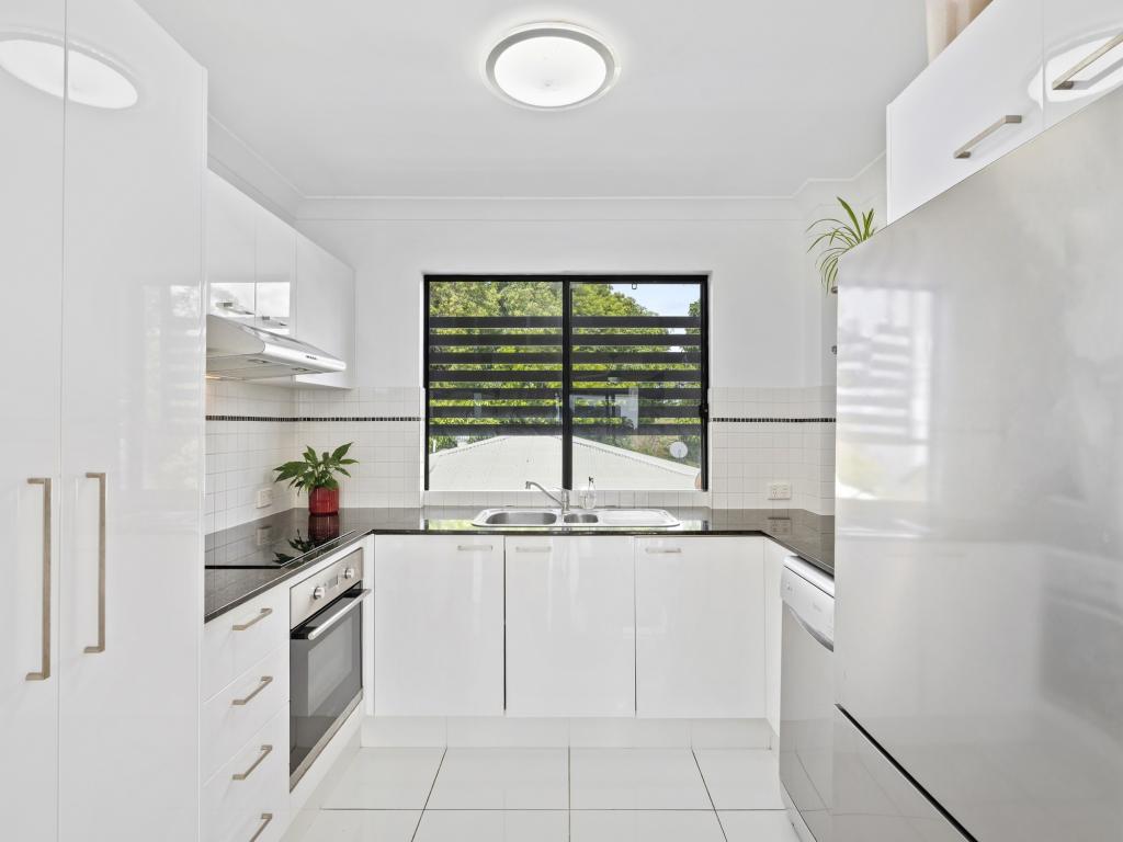 9/31 Middle St, Labrador, QLD 4215