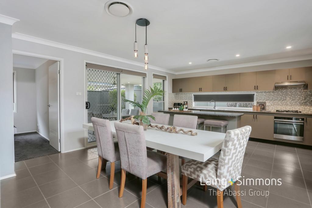 16 Ferdinand Cres, Ropes Crossing, NSW 2760