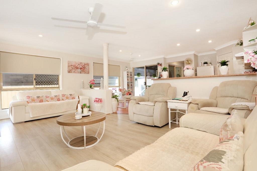 1/27 Eider Ave, Paradise Point, QLD 4216