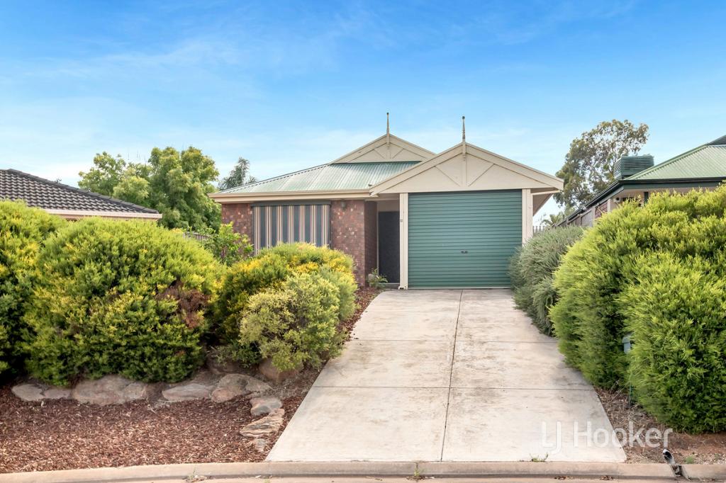 11 Boronia Ct, Craigmore, SA 5114