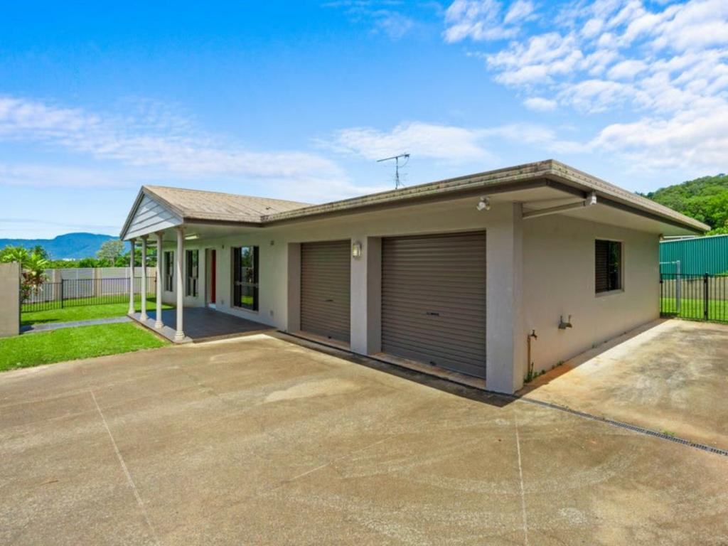 18 Rogers Cl, Whitfield, QLD 4870