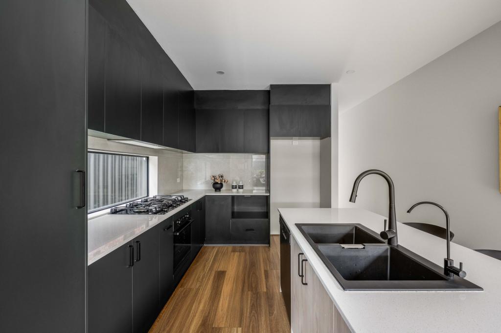 26 Meadowvale Rd, Modbury, SA 5092