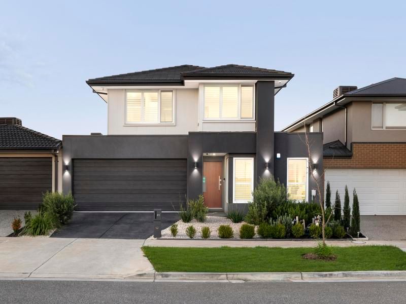 21 Makalu Cct, Clyde North, VIC 3978