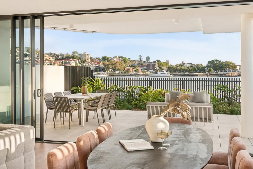 1/11 BYRON ST, BULIMBA, QLD 4171