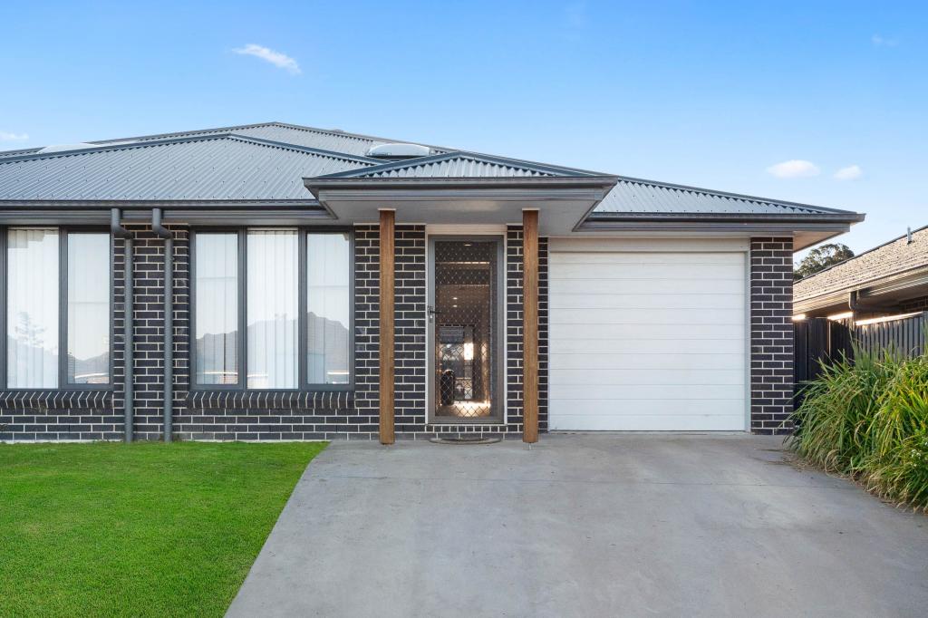 13b Bonneville Bvd, Goulburn, NSW 2580