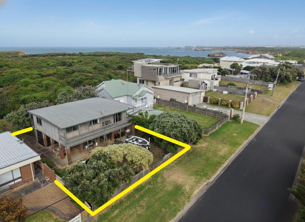 67 MERRETT ST, PETERBOROUGH, VIC 3270