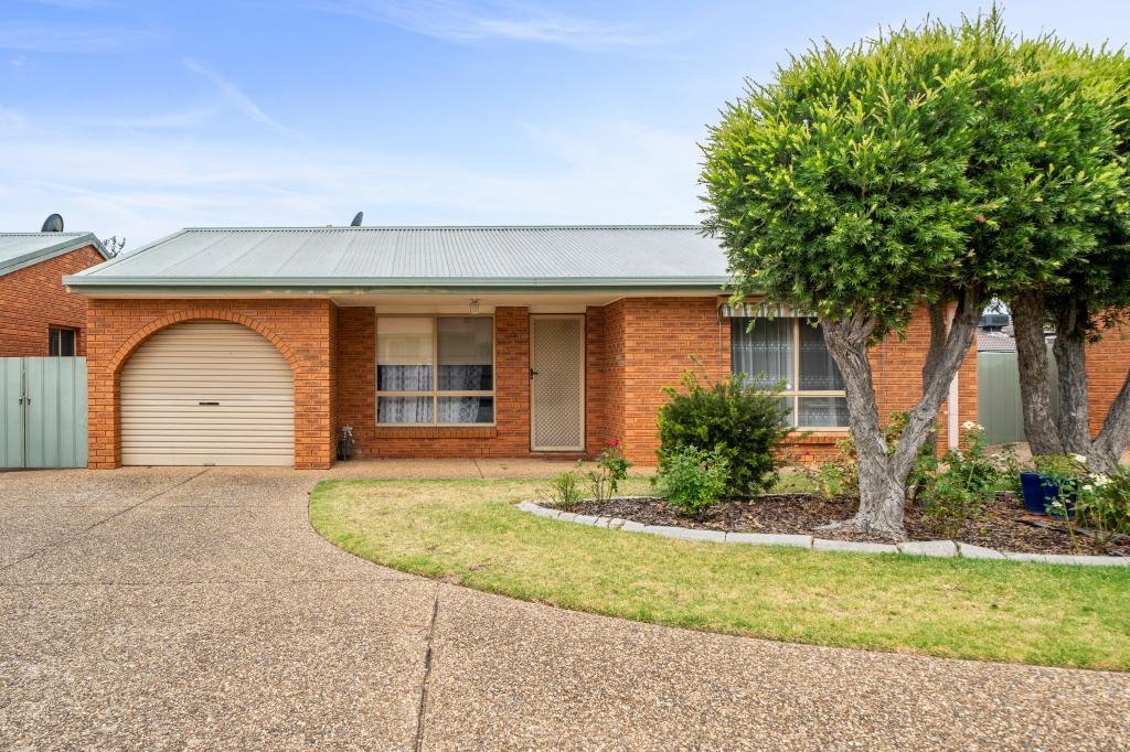 2/2 Borneo Pl, Ashmont, NSW 2650