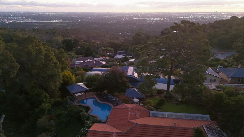 3 Cobradah Cl, Lesmurdie, WA 6076
