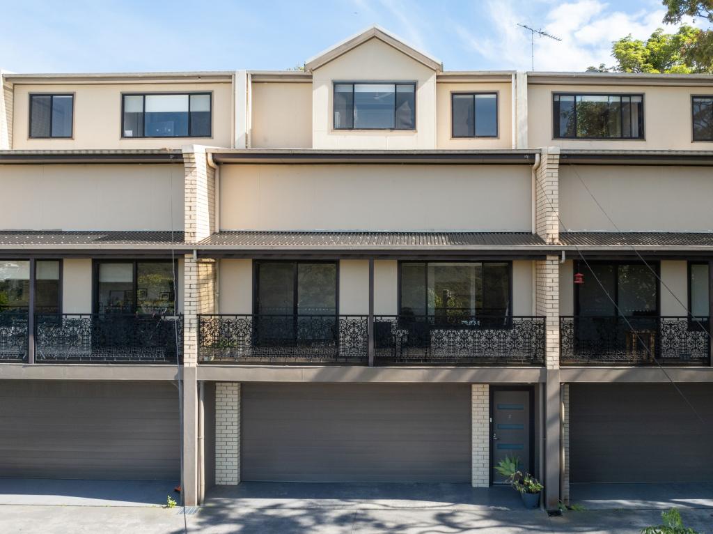 2/96 Parkes St, Helensburgh, NSW 2508