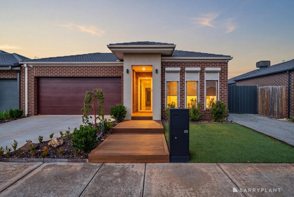 25 CLEMENT WAY, MELTON SOUTH, VIC 3338