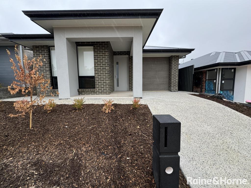 13 Woodhall Loop, Mount Barker, SA 5251