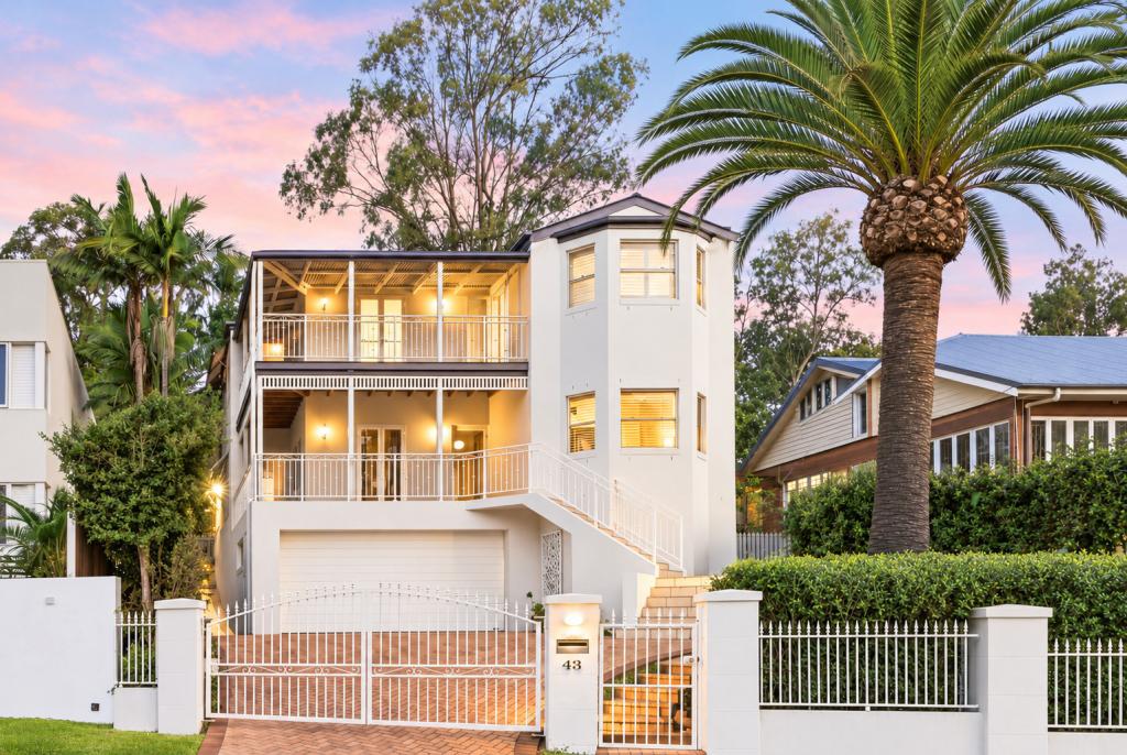 43 RAGLAN ST, ST LUCIA, QLD 4067
